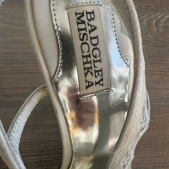 Badgley Mischka Cream Lace Slingback Heels. Vintage. - Picture 8 of 10